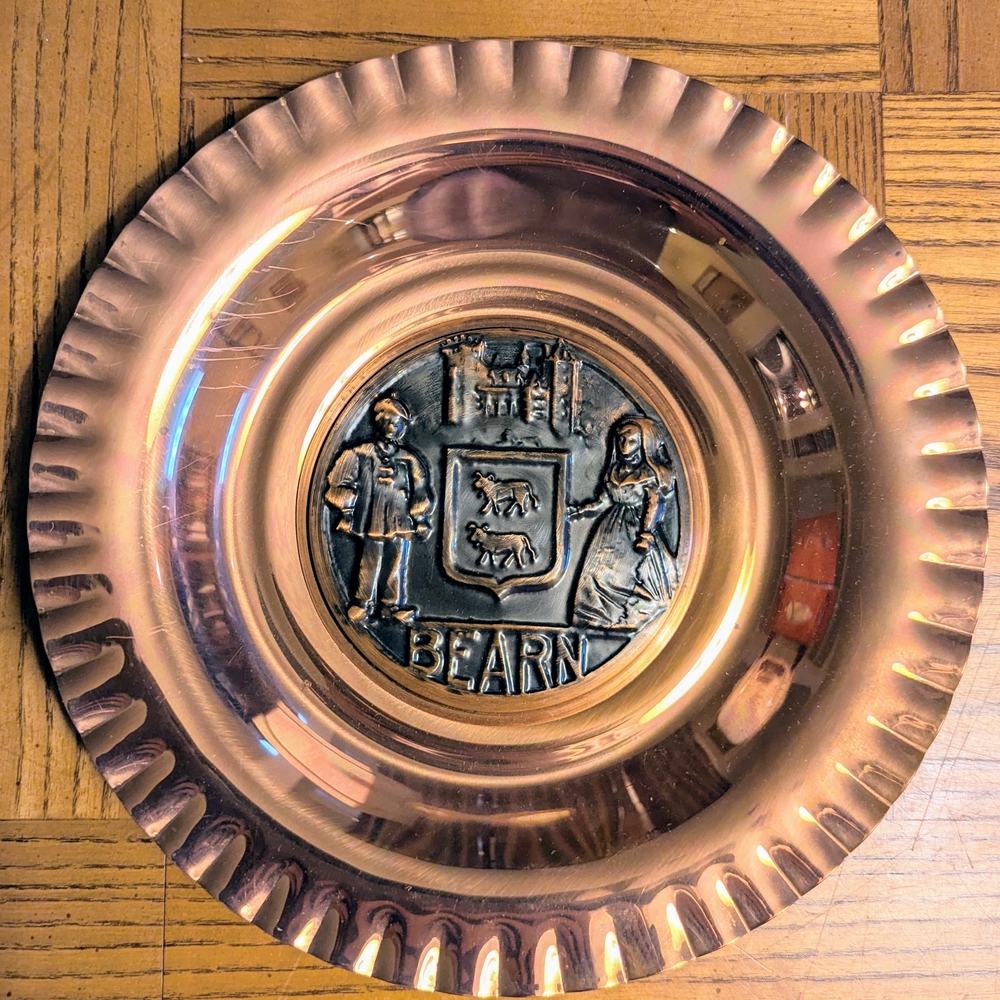 Vintage Elegant Copper Bearn Crest Wall Art